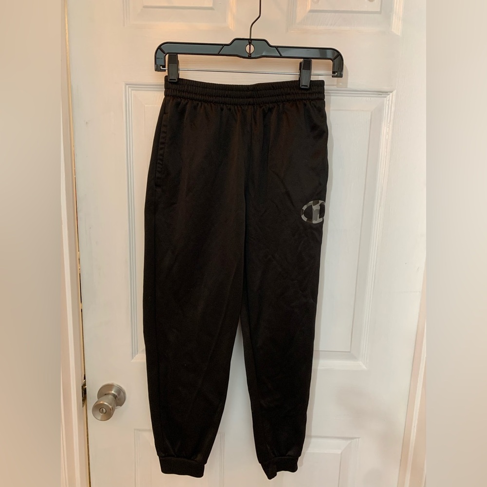 Champion Boy’s joggers size 14/16 with pockets EUC